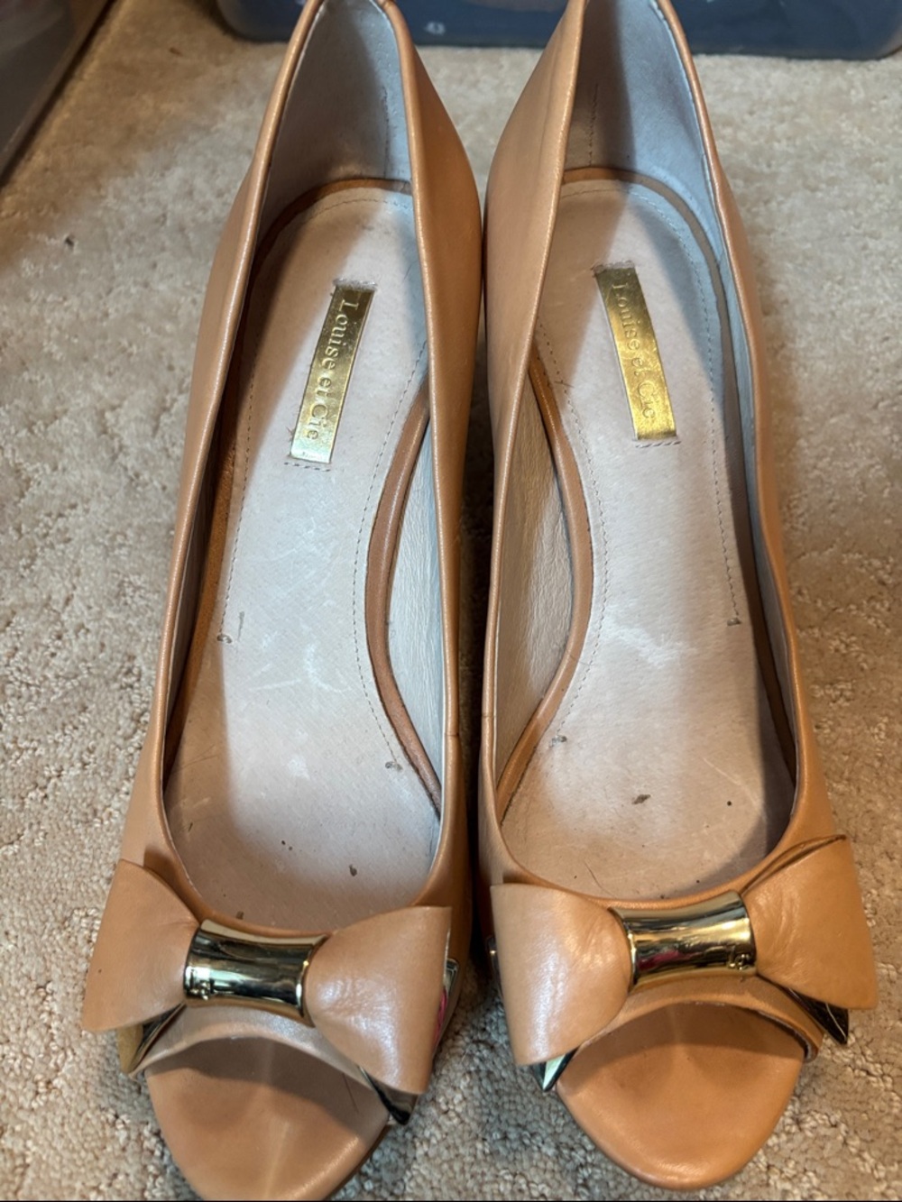 Three pairs of Louis et Cie peep toe heels. Navy, beige and black. - Picture 4 of 10